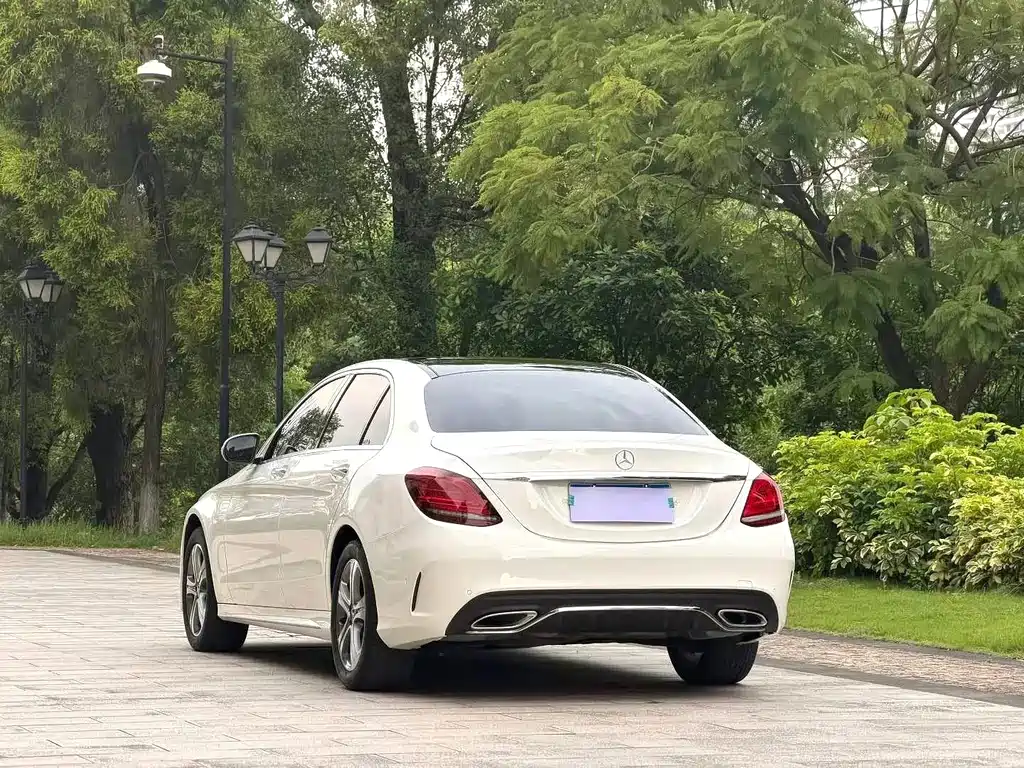 Mercedes-Benz C-Class — миниатюра 6