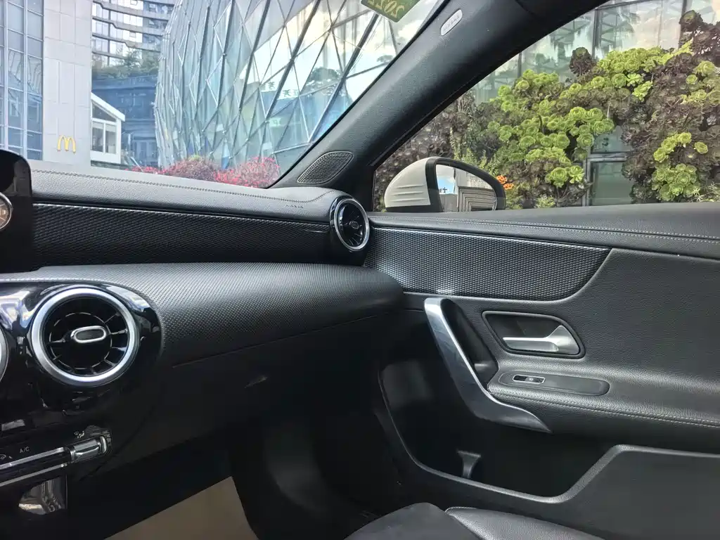 Mercedes-Benz A-Class — миниатюра 10