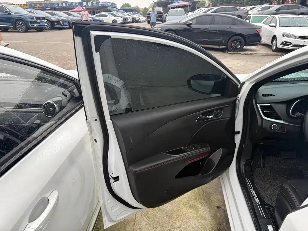 Chevrolet Monza 2019 RS 330T AT VI