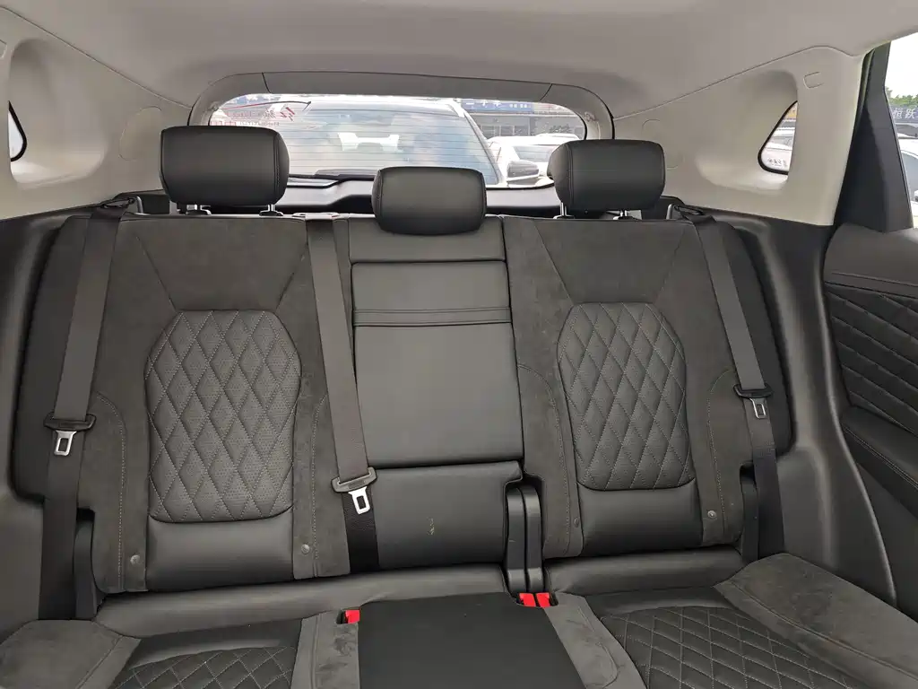 Hongqi Hongqi HS5 — миниатюра 10