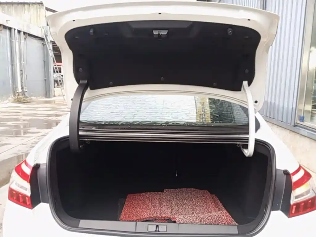 Peugeot 408 — миниатюра 19