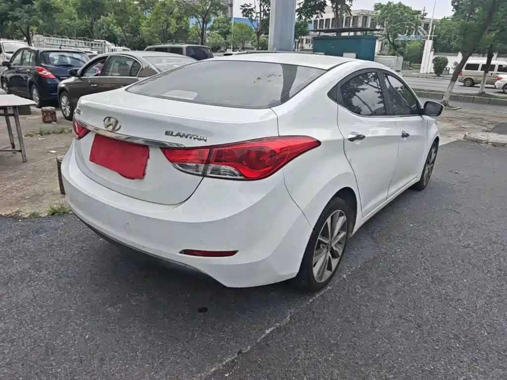 Hyundai Elantra Langdong — миниатюра 7