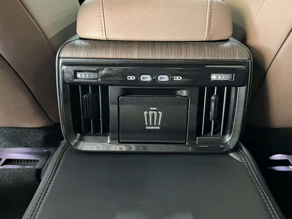 Toyota Crown (Import) — миниатюра 14