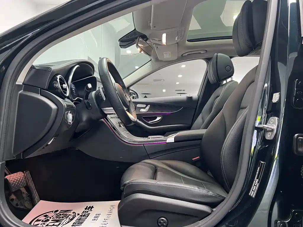Mercedes-Benz C-Class — миниатюра 11