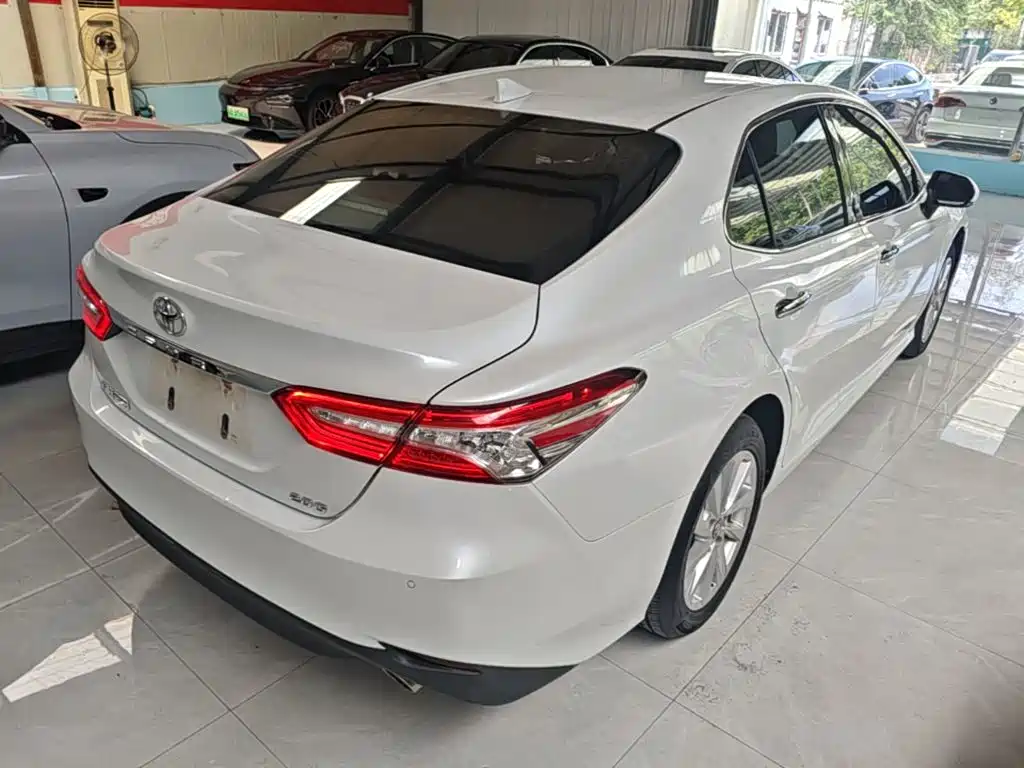 Toyota Camry — миниатюра 7