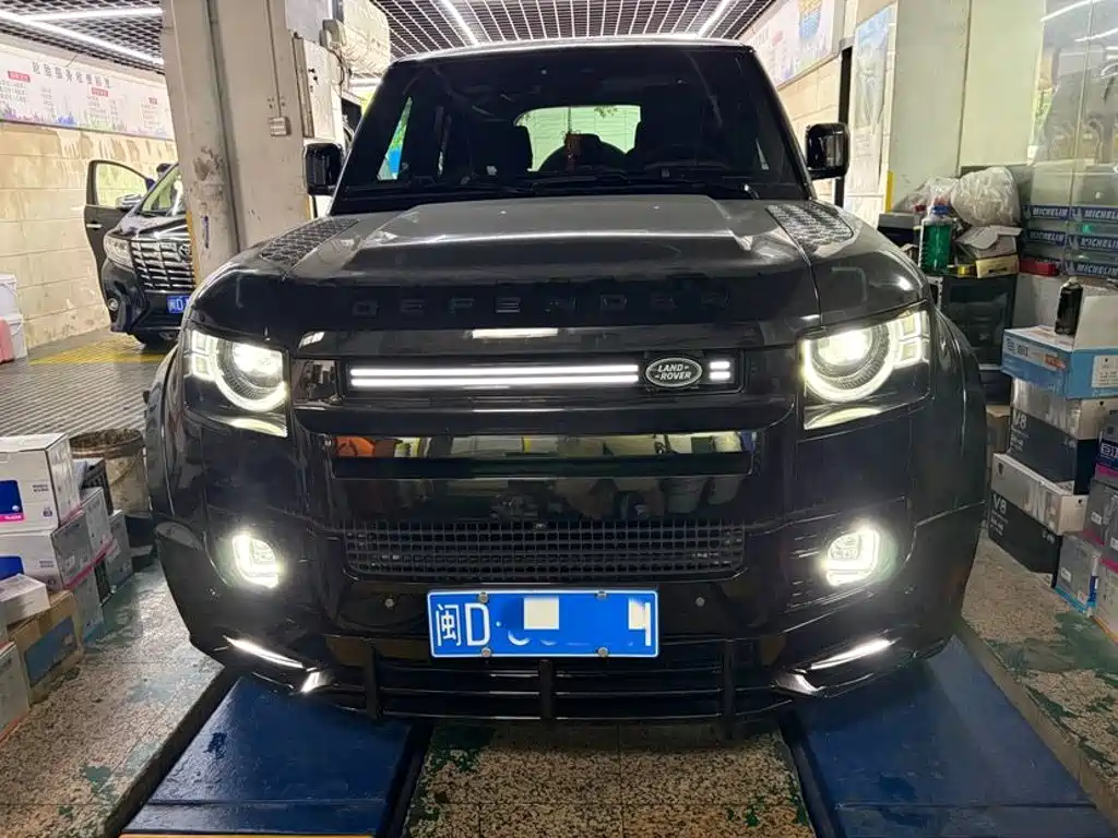 Land Rover Defender — миниатюра 2