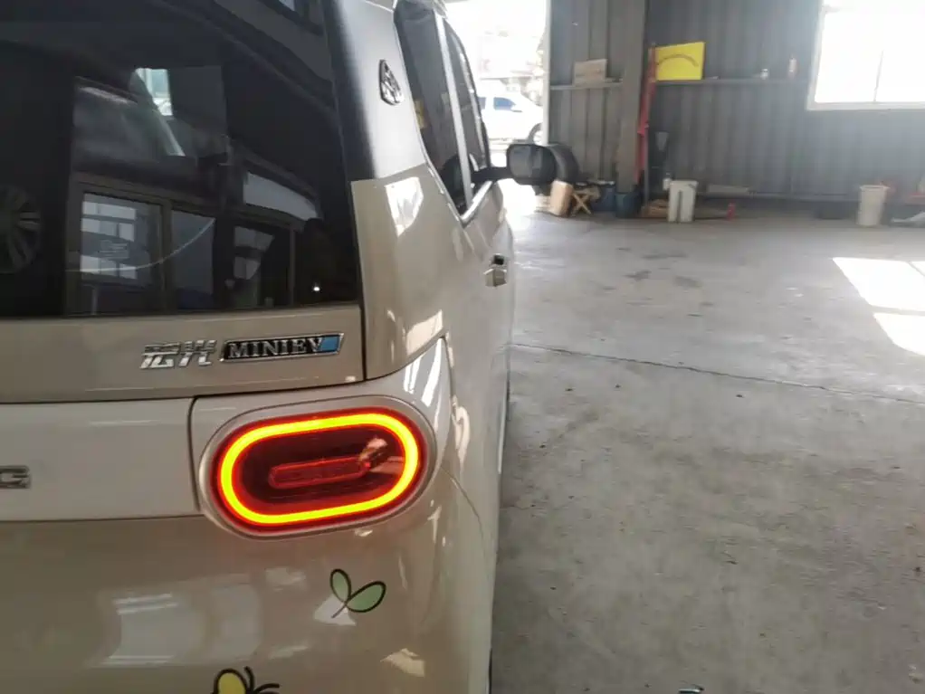 Wuling MINIEV — миниатюра 8