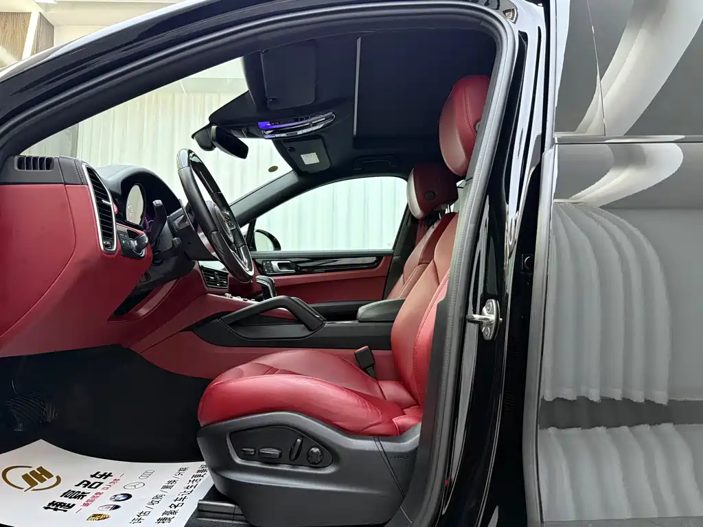 Porsche Cayenne — миниатюра 4
