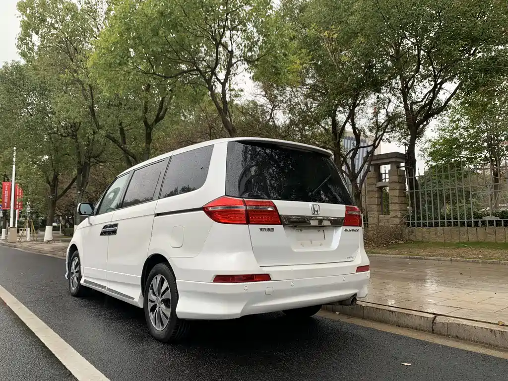 Honda Elysion — миниатюра 23
