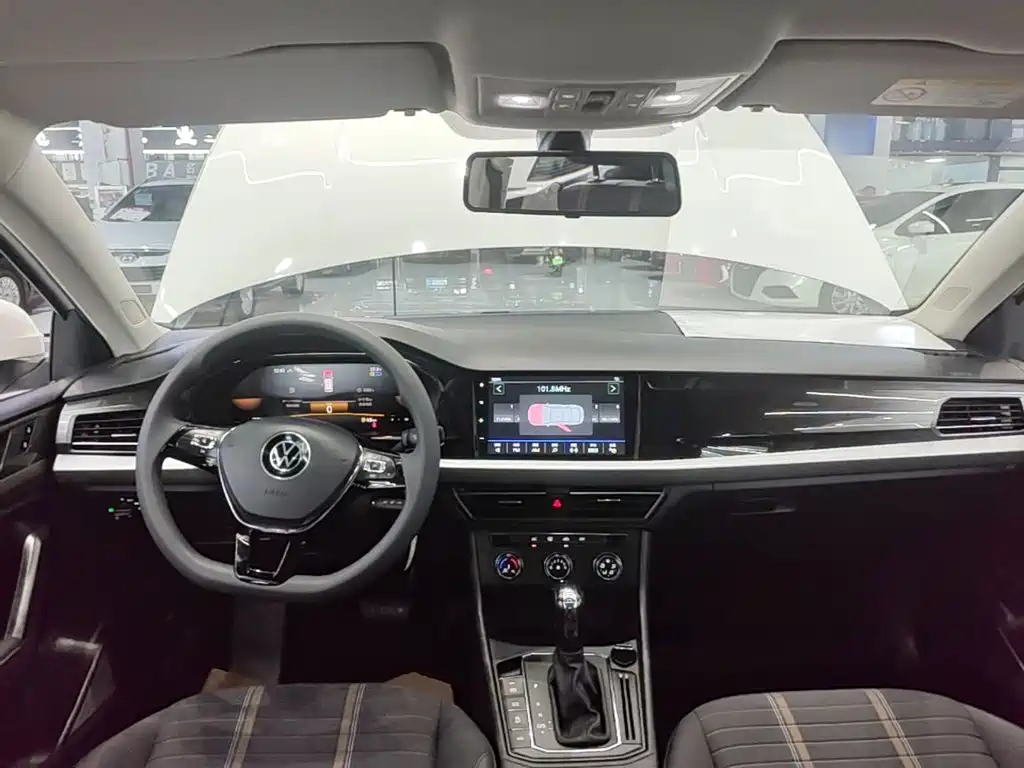 Volkswagen Lavida — миниатюра 10