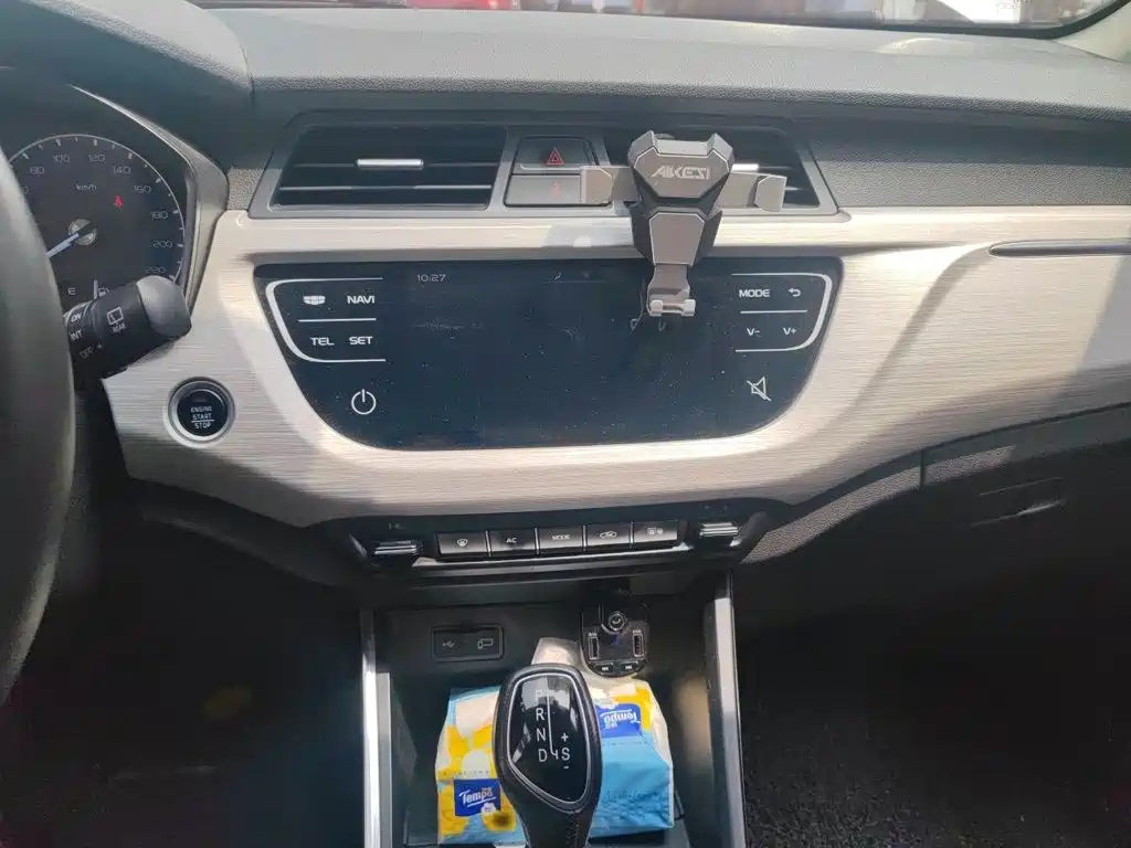 Geely Vision X3 — миниатюра 6