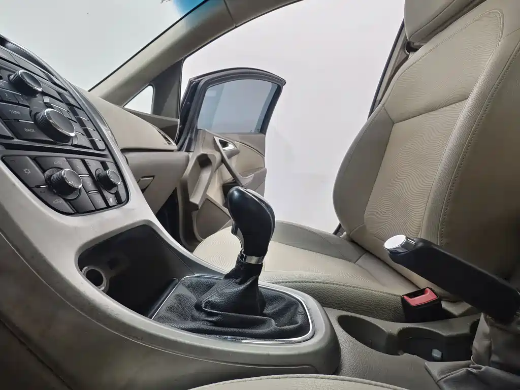 Buick Excelle — миниатюра 12