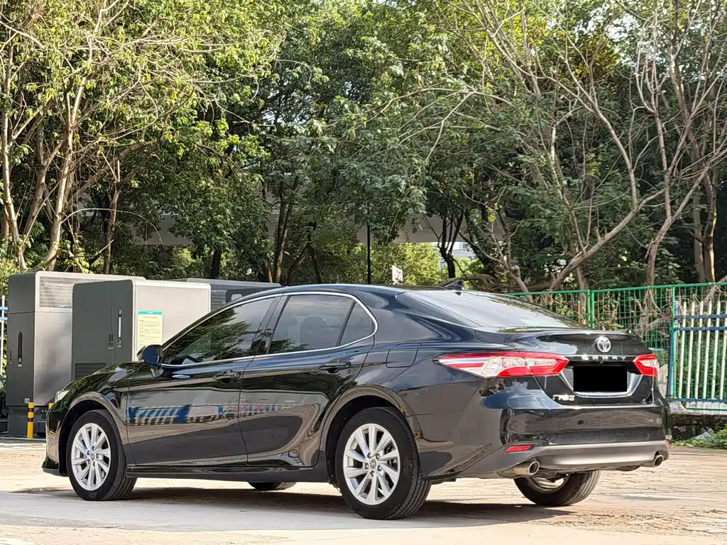 Toyota Camry — миниатюра 16