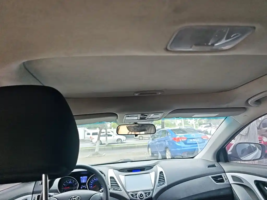 Hyundai Elantra Langdong — миниатюра 18