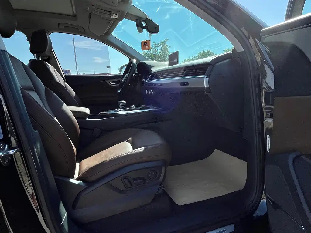 Audi Q7 — миниатюра 7