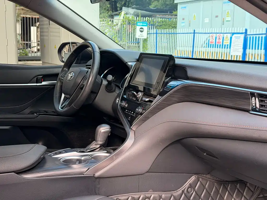 Toyota Camry — миниатюра 13