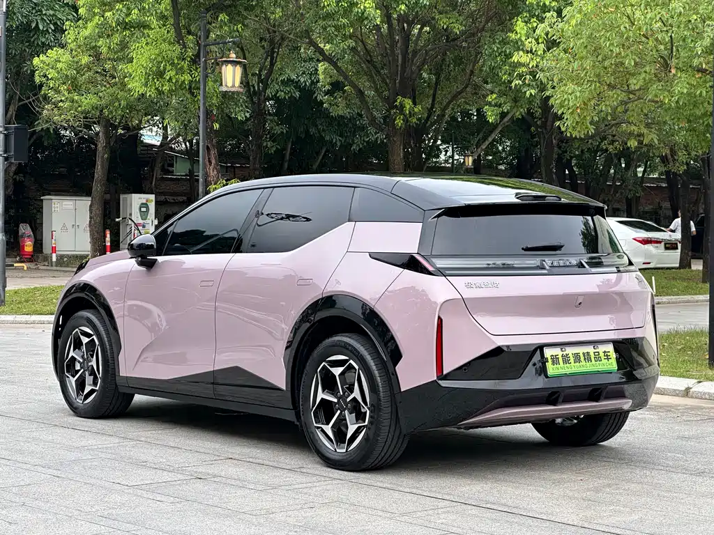 Zeekr X 2025 мест