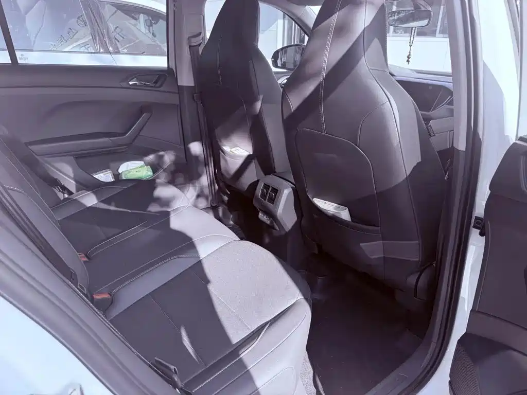 Volkswagen T-Cross — миниатюра 6