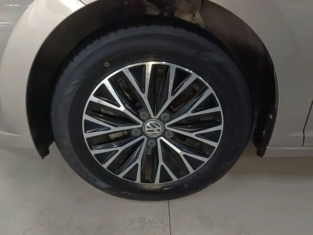 Volkswagen Sagitar — миниатюра 23