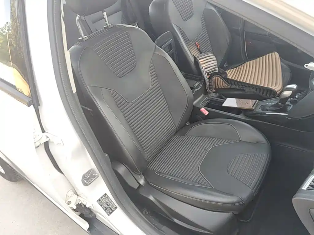 Ford Focus — миниатюра 25
