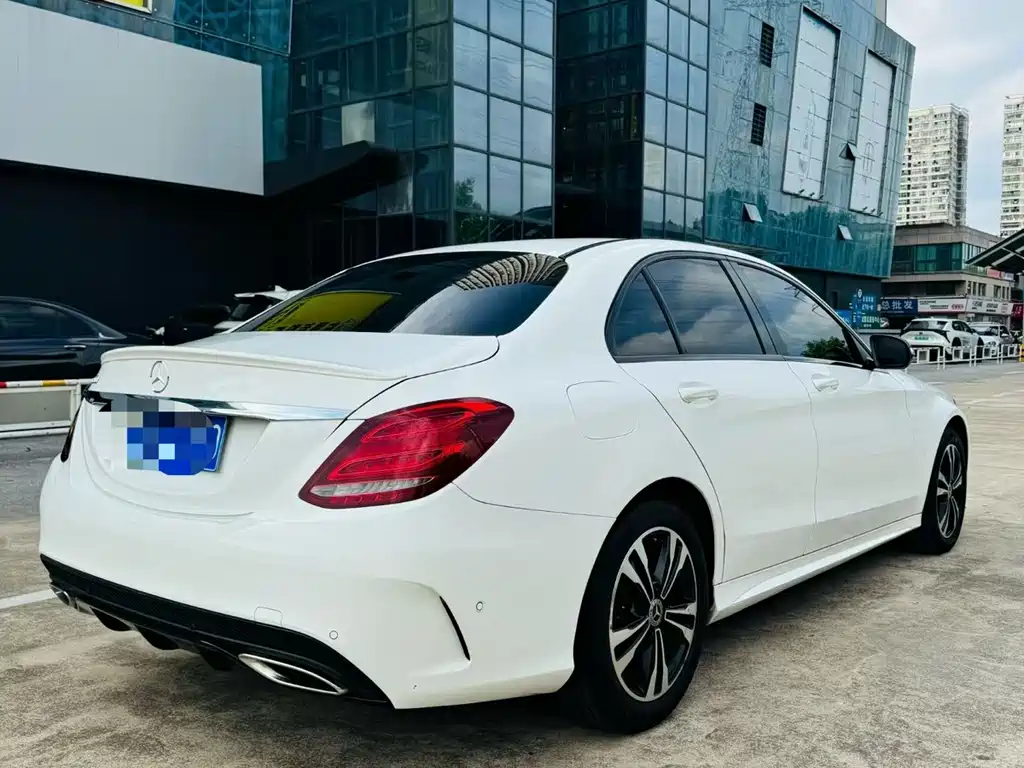 Mercedes-Benz C-Class — миниатюра 8