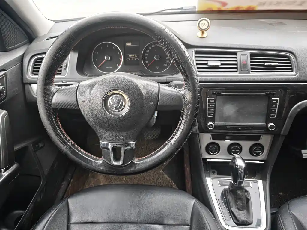 Volkswagen Lavida — миниатюра 6