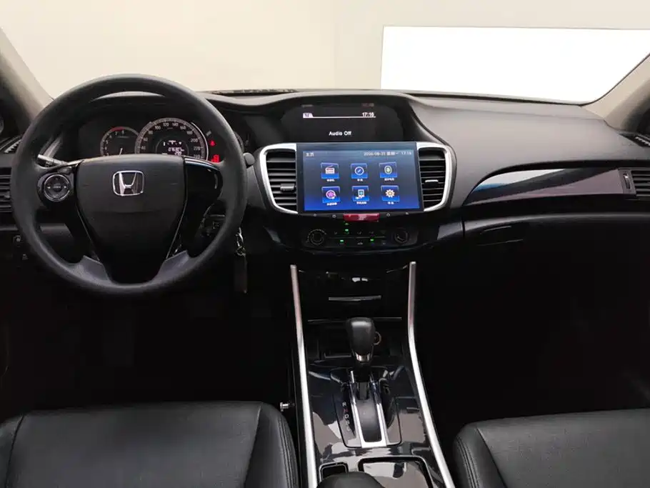 Honda Accord — миниатюра 12