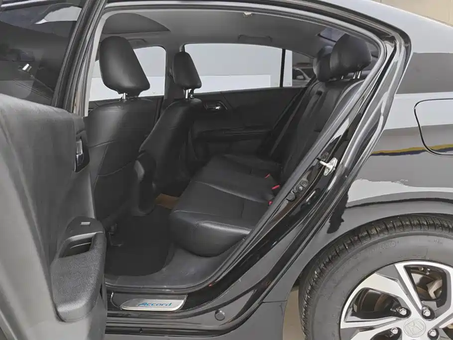 Honda Accord — миниатюра 11