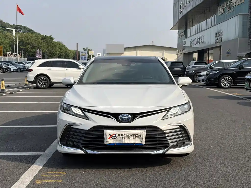 Toyota Camry — миниатюра 2
