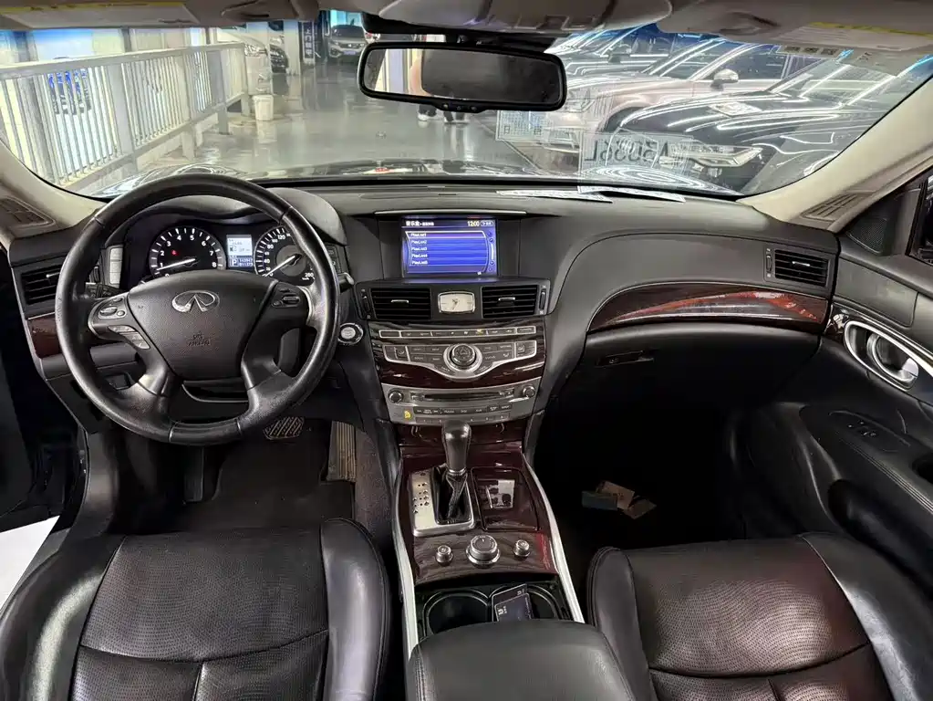 Infiniti Q70 — миниатюра 6