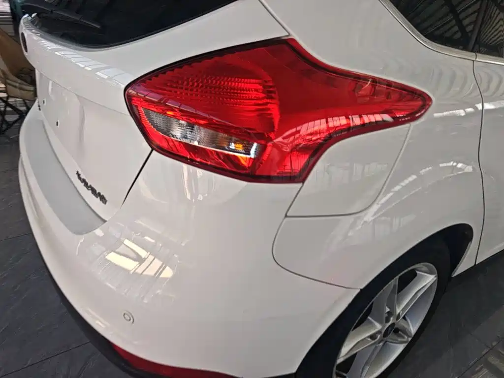 Ford Focus — миниатюра 8