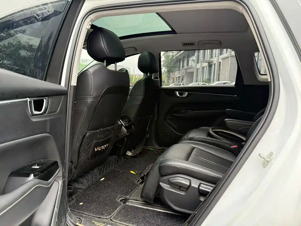 Wuling Victory — миниатюра 8