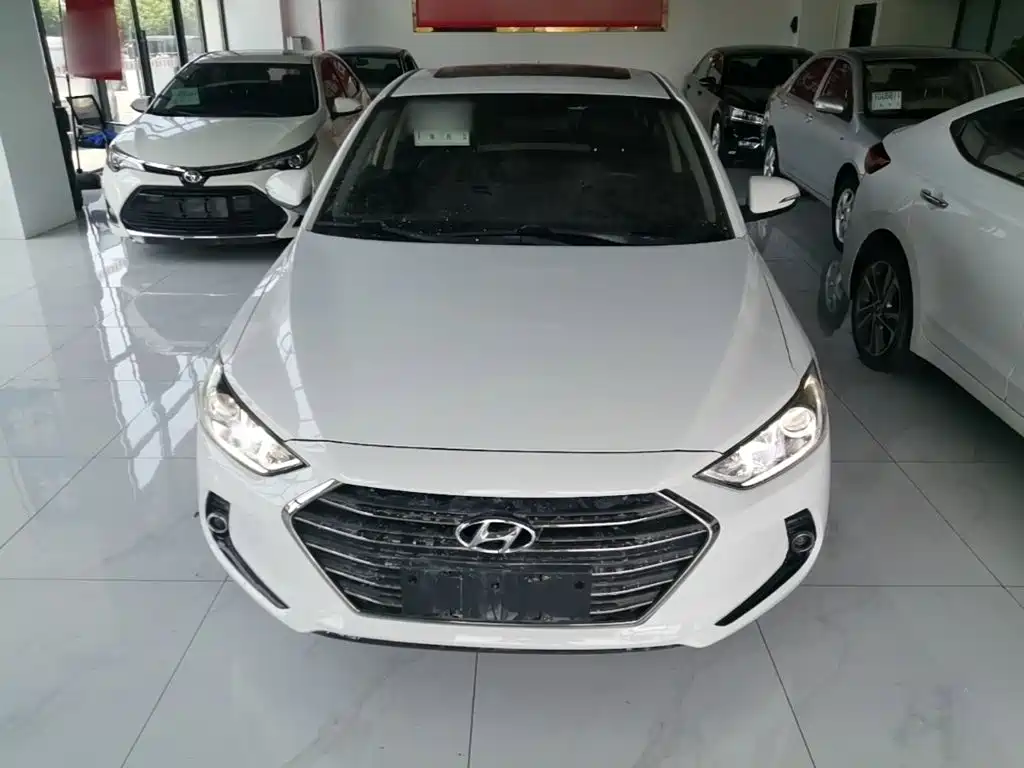 Hyundai Elantra — миниатюра 3