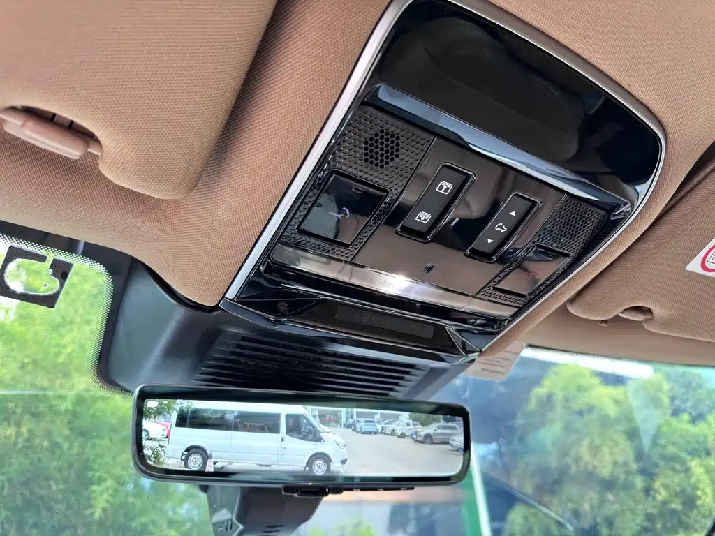 Land Rover Range Rover — миниатюра 15