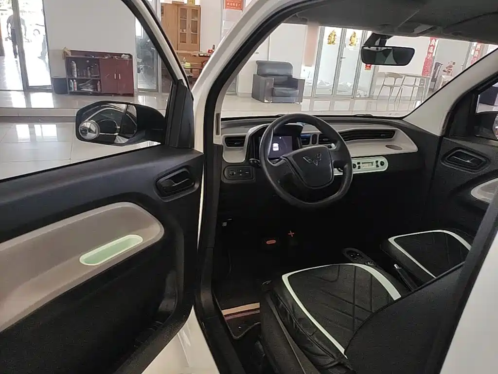 Wuling MINIEV — миниатюра 16
