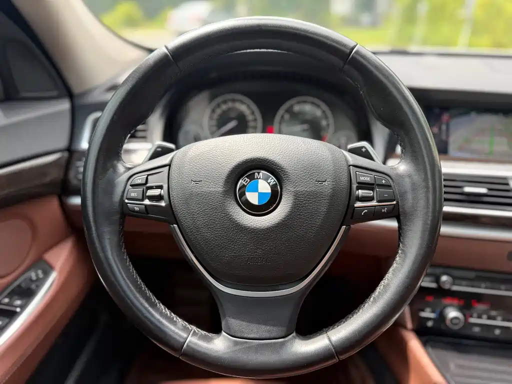 BMW 5 Series GT — миниатюра 10