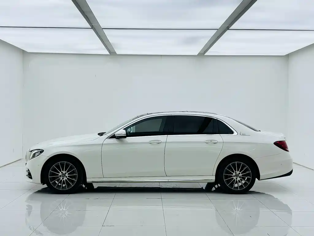 Mercedes-Benz E-Class — миниатюра 4