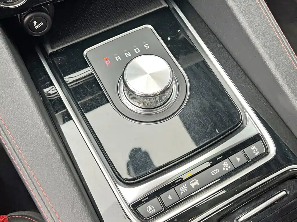 Jaguar F-PACE — миниатюра 23