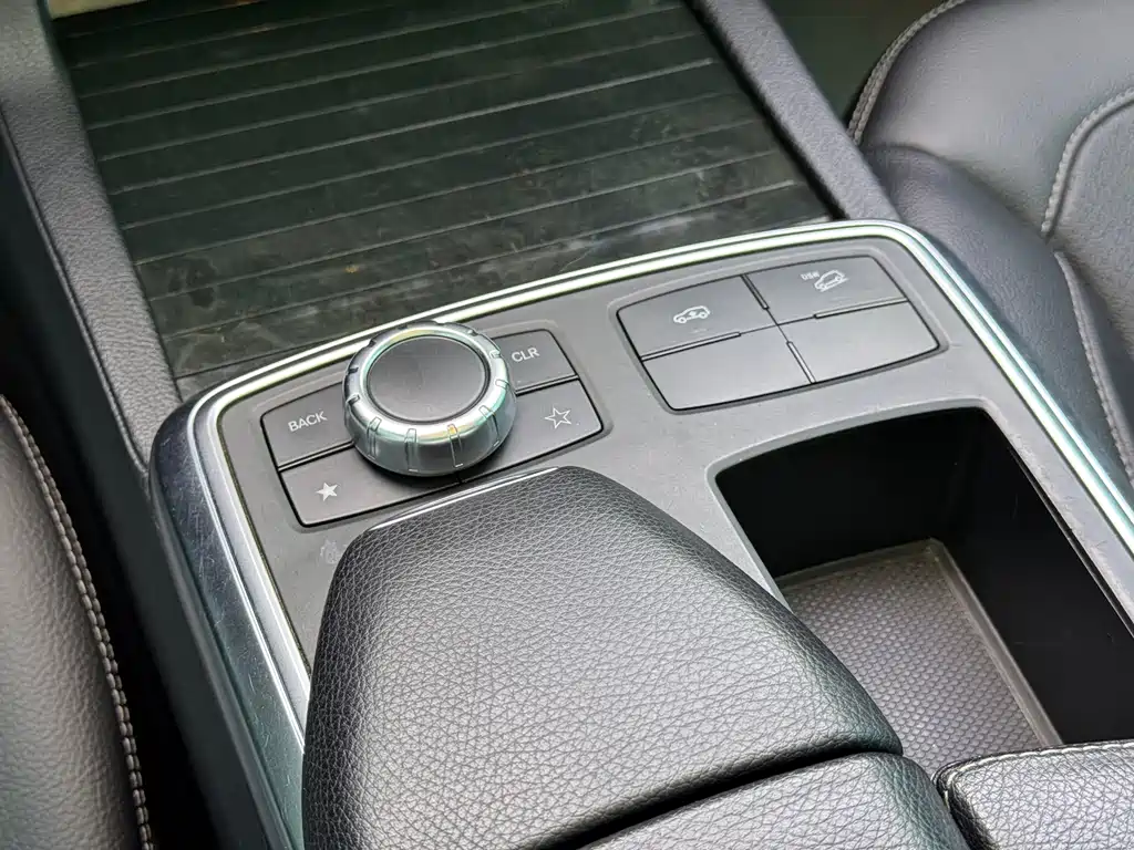 Mercedes-Benz GL-Class — миниатюра 12
