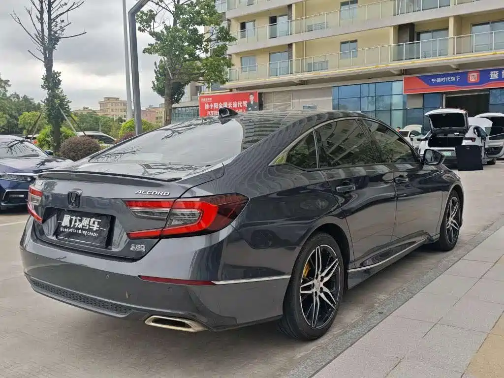 Honda Accord — миниатюра 8