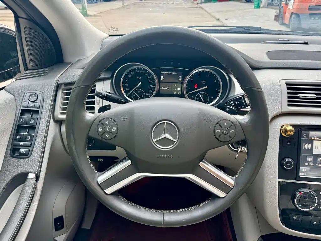 Mercedes-Benz R 2014 R 400 4MATIC