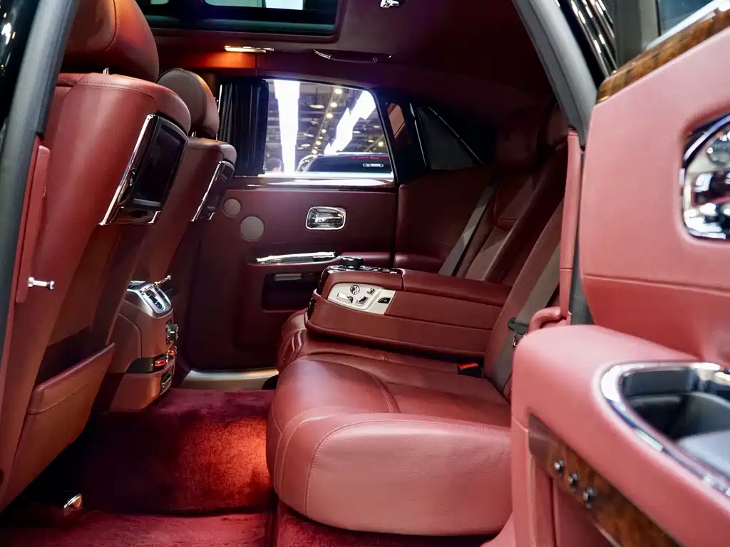 Rolls-Royce Ghost — миниатюра 13
