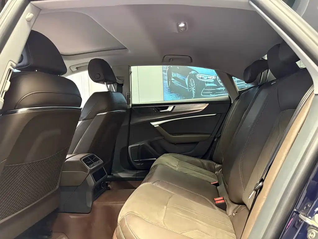 Audi A7L 2024 45TFSI S-line