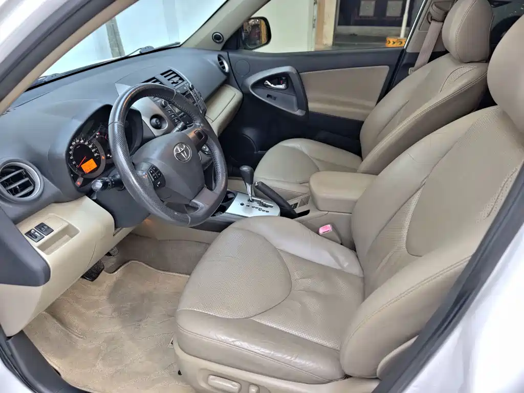 Toyota RAV4 — миниатюра 21