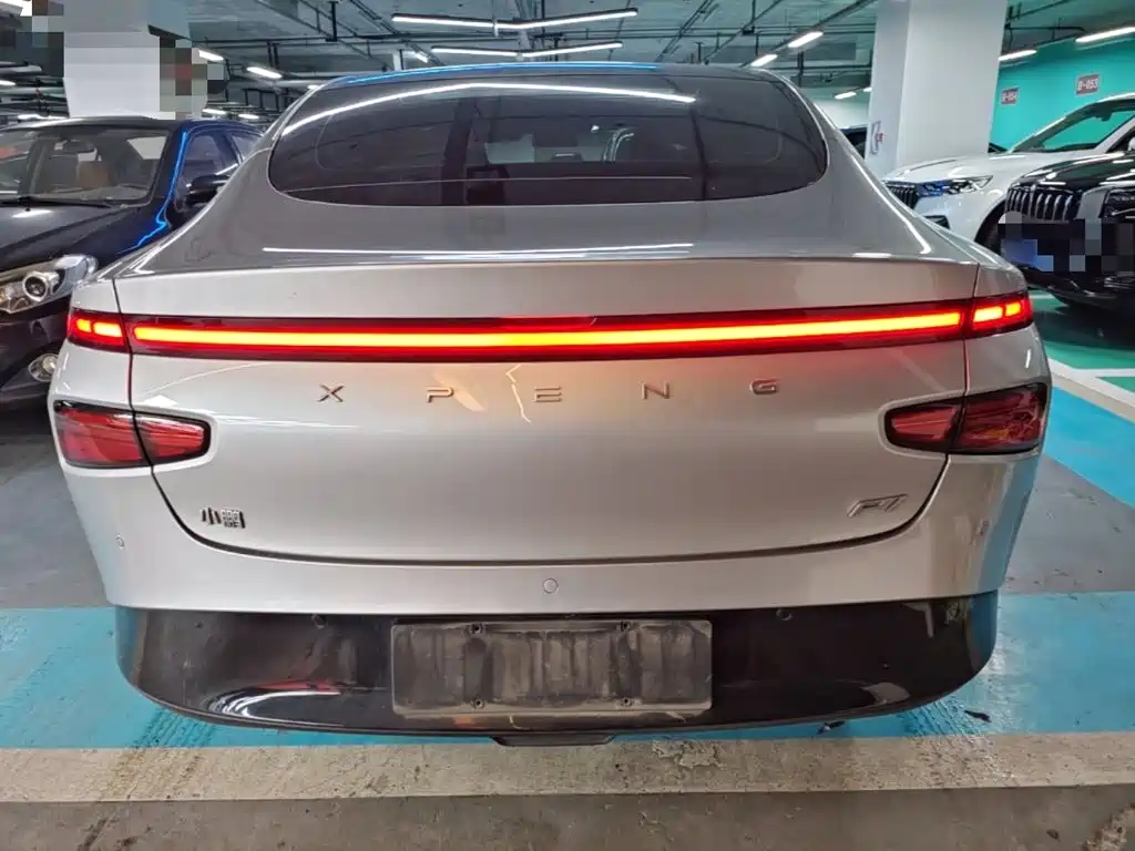 XPeng P7 — миниатюра 6