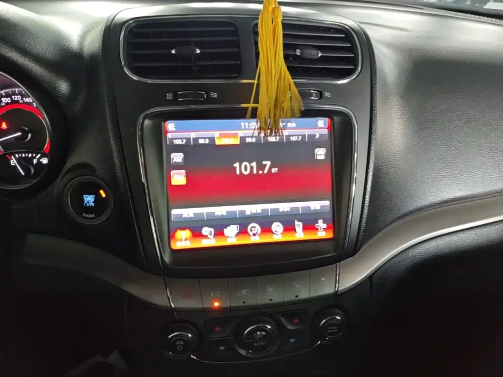 Dodge Journey — миниатюра 13