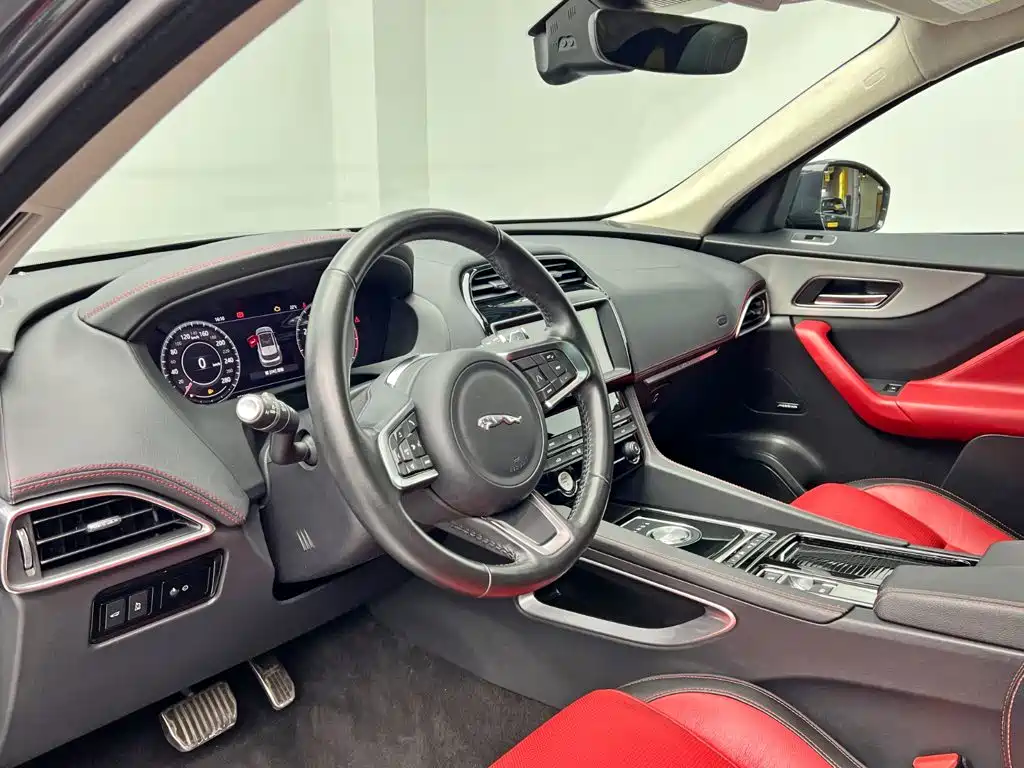 Jaguar F-PACE — миниатюра 14
