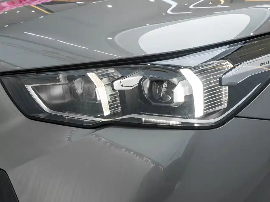 BMW 5 Series — миниатюра 8