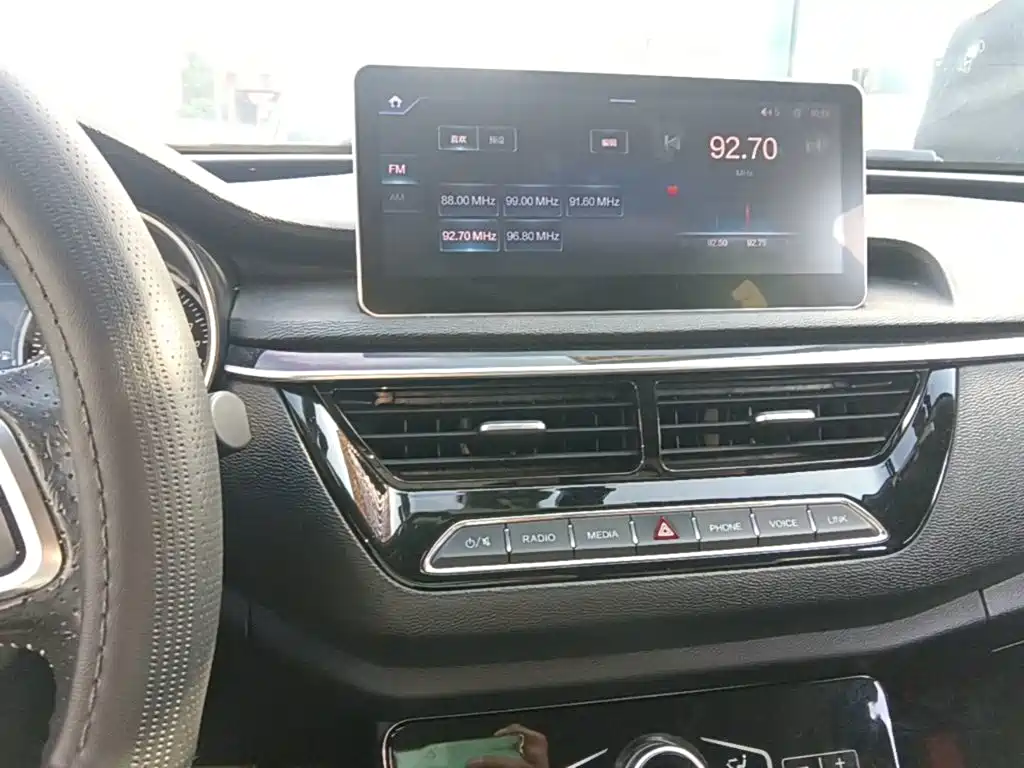 Hongqi Hongqi H5 — миниатюра 13