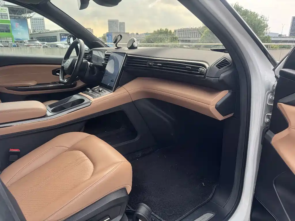NIO ES6 — миниатюра 14